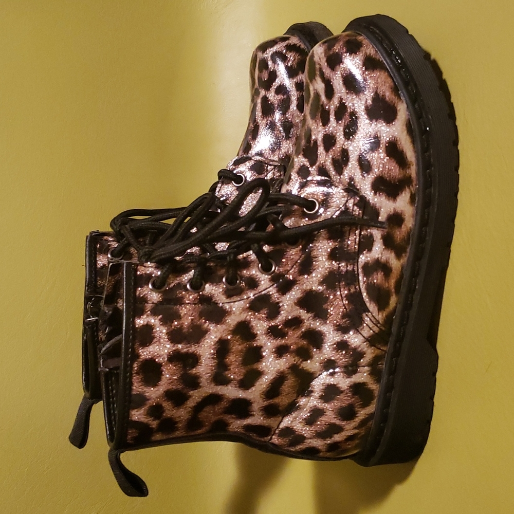 Steve Madden leopard Lace-up/Zipper Combat boots